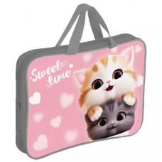 ПАПКА ПОРТФЕЛЬ НА МОЛНИИ С РУЧКАМИ А4 "CUTE CATS" ТЕКСТИЛЬ 34*26*4СМ ПАПКА ПОРТФЕЛЬ НА МОЛНИИ С РУЧКАМИ А4 "CUTE CATS" ТЕКСТИЛЬ 34*26*4СМ