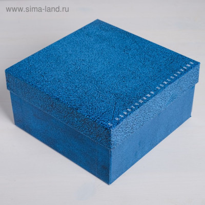 КОРОБКА ПОДАРОЧНАЯ КВАДРАТ 18*18*10 СМ ТЕКСТУРНАЯ
