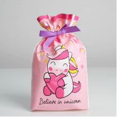 ПАКЕТ ПОДАРОЧНЫЙ ПОЛИЭТИЛЕН 20*30 СМ "BELIEVE IN UNICORN" С ЛЕНТОЙ